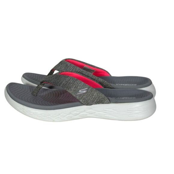 Skechers On The Go Goga Max Flip Flops Sandals Thong Gray Pink Comfort Sz 7 - Picture 1 of 8
